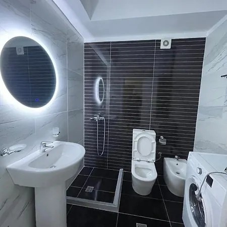 Sea View Lovely Two Bedroom Apartment *