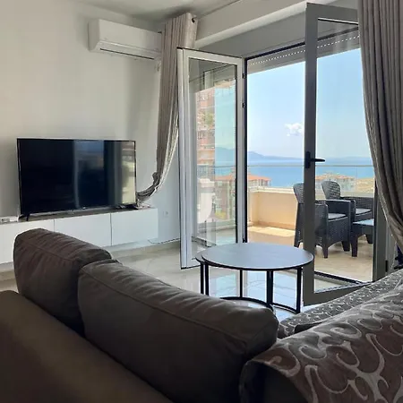 Sea View Lovely Two Bedroom Apartment Saranda