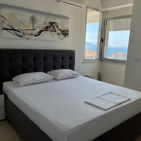 Sea View Lovely Two Bedroom Apartment Daire *