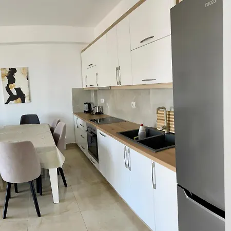 Sea View Lovely Two Bedroom Apartment Saranda