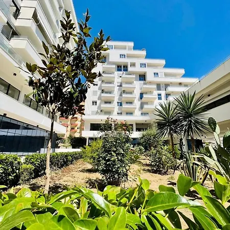 Sea View Lovely Two Bedroom Apartment *