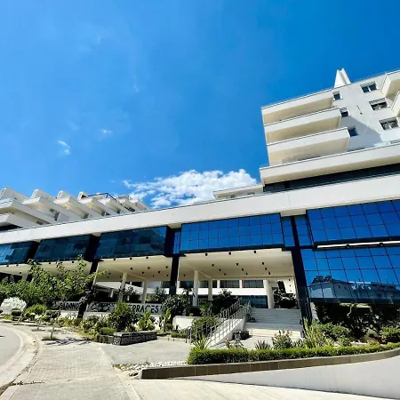 Sea View Lovely Two Bedroom Apartment *