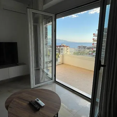 Sea View Lovely Two Bedroom Apartment Daire *