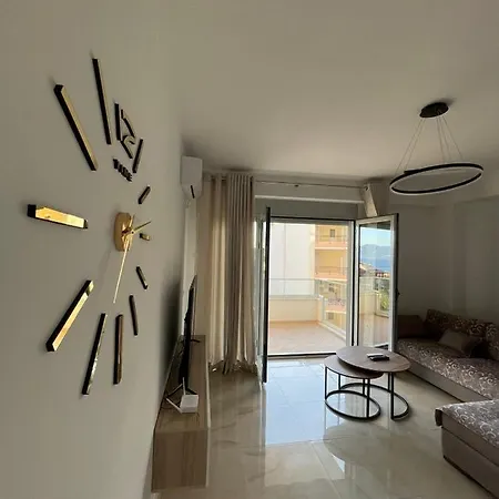 Sea View Lovely Two Bedroom Apartment Daire *